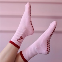 Chaussettes de Pilates personnalisées antidérapantes avec logo brodé respirantes pour femmes
