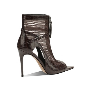 Sandales à talons hauts sexy pour femmes, style bottines montantes, en maille effet croco, à bout ouvert, à talon aiguille, zippées, avec bride à boucle, style pieds nus - Product Image 3