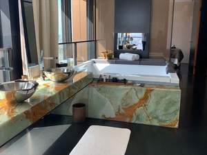 YDSTONE Design moderne Pierre naturelle Marbre transparent Onyx vert Onice pour mur de salle de bain et plan de travail de cuisine - Product Image 3