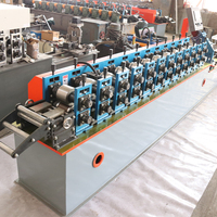 Machine de profilage de canaux Omega standard européenne, machine de fabrication de profilés en forme de chapeau pour la construction de plafonds en plaques de plâtre