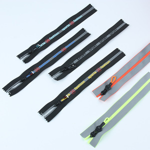 Chubasquero <span class=keywords><strong>de</strong></span> tienda <span class=keywords><strong>de</strong></span> campaña <span class=keywords><strong>de</strong></span> nailon <span class=keywords><strong>de</strong></span> plástico negro ecológico personalizado, resistente a la decoloración duradera con cremallera, extremo abierto cerrado, logotipo personalizado TPU PU PVC - Product Image 1