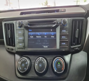 <span class=keywords><strong>Toyota</strong></span> <span class=keywords><strong>RAV4</strong></span> SUV 2017 Seminuevo, Asientos de Tela, Interior Claro, Neumáticos R19, Techo Solar, LED Xenón, Euro VI, 50000 Millas - Product Image 6