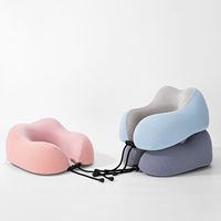 Oreiller de voyage portable et confortable en mousse à mémoire de forme, pliable en U, enveloppant à 360 degrés, idéal pour le bureau et l'avion (vente en gros)