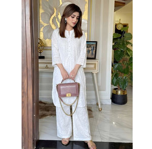Ensemble Kurta et pantalon en coton blanc brodé pour femme, infroissable, séchage rapide, tenue ethnique festive décontractée - Product Image 1