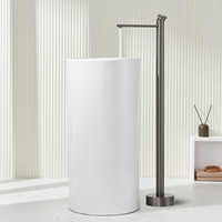 Robinet de baignoire sur pied en cuivre avec cartouche céramique, design moderne pour usage domestique et hôtelier