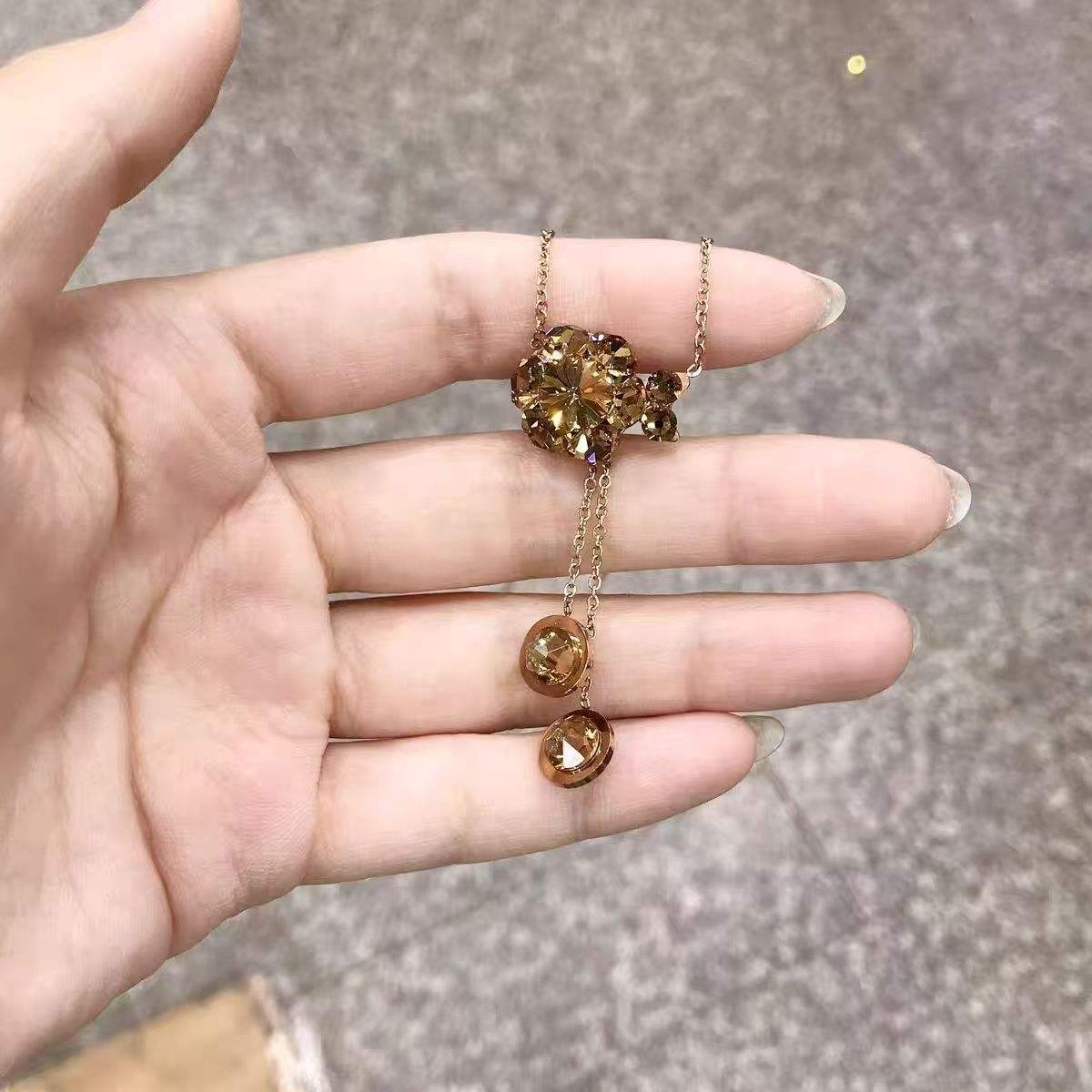 Necklace Please contact customer service