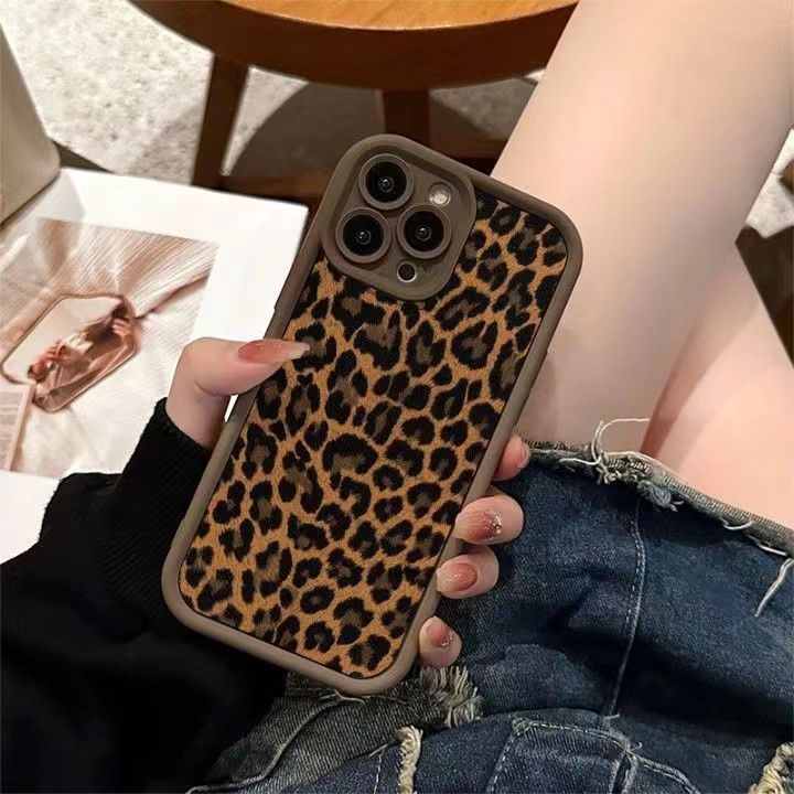 Classic Black-Brown Leopard Print