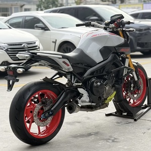 <span class=keywords><strong>Moto</strong></span> <span class=keywords><strong>Yamaha</strong></span> <span class=keywords><strong>MT</strong></span>-09 EFI à injection électronique d'occasion, <span class=keywords><strong>moto</strong></span> de route à essence d'occasion, <span class=keywords><strong>moto</strong></span> naked sportive pour trajets quotidiens - Product Image 2