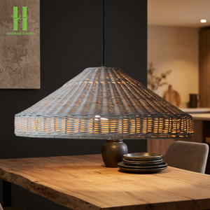 Abat-jour moderne en rotin et bambou, vente en gros, luminaire suspendu, décoration d'hôtel, artisanat, forme personnalisée, fabricant vietnamien - Product Image 1