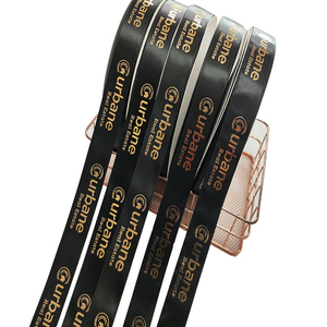 Cinta de Satén Personalizada de 2.5cm y 4cm con Impresión de Etiqueta, Cinta de Satén con Logotipo, Lámina Dorada 3D, Rollo de Cinta de Regalo Navideña Personalizada - Product Image 3