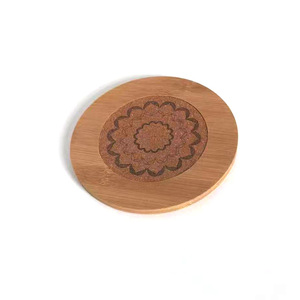 Sous-verre rond en bambou avec motif floral, résistant à la chaleur, pour tasses à thé, mugs à café, bouteilles d'eau - Product Image 4