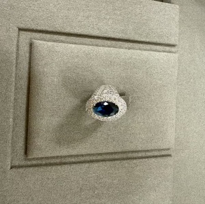 Raffinati Anelli di Lusso in Lega di Rame Argentata <span class=keywords><strong>con</strong></span> Doppio Strato e Zirconi Blu Ovali Brillanti per Donne Eleganti - Product Image 4