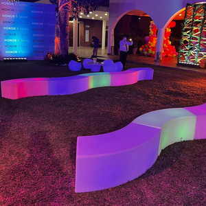 Meubles <span class=keywords><strong>de</strong></span> jardin LED lumineux pour l'extérieur, table et chaises, ensemble <span class=keywords><strong>de</strong></span> canapés/tabourets <span class=keywords><strong>de</strong></span> <span class=keywords><strong>bar</strong></span> pour les fêtes - Product Image 1