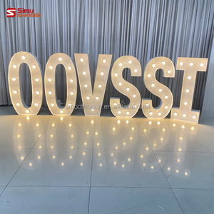 <span class=keywords><strong>Letras</strong></span> LED de 3 y 4 pies con la palabra MR&MRS para propuestas de matrimonio y eventos, de Wedding Factory - Product Image 2