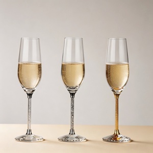 Flûtes à Champagne 230ml faites à la main de luxe élégant en forme de <span class=keywords><strong>tulipe</strong></span> en argent avec bordure en argent pour la fête - Product Image 3