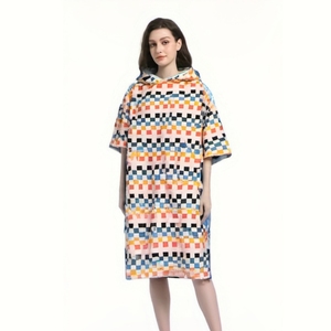 Poncho de Microfibra con Capucha para Cambiarse de Ropa Después del Surf, Ecológico, Antimicrobiano, Súper Absorbente, de Secado Rápido, Suave y Cálido, para el Hogar y la <span class=keywords><strong>Playa</strong></span> - Product Image 6