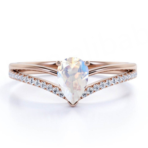 Anillo de Oro Rosa de 14k con Pavé Francés, 1.5 Quilates, Diseño de Espiga Dividida, Corte Pera, Solitario, Piedra Lunar Arcoíris, para Compromiso o Boda - Product Image 1