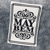 Logo personnalisé de haute qualité étiquette de tissu de vêtement coton biologique vêtements Jacquard haute densité étiquette tissée en satin étiquettes tissées de vêtements