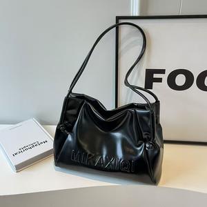 Women's <b>handbags</b>, soft material, <b>unique</b> letter print, fashionable women's bags, large capacity design, meet daily needs - Product Image 3