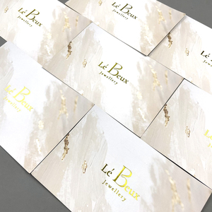 Tarjetas de Inserción Personalizadas de Doble Cara, con Lámina Dorada sobre Mármol, 300gsm, Gruesas y Mate, para Marcas de Joyería de Lujo - Product Image 5