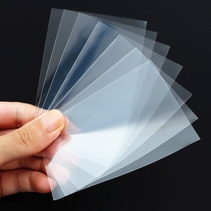 Fundas Protectoras de Plástico Transparente de Alta Calidad para Tarjetas, 3 Pulgadas, Color Personalizado, Ajuste Perfecto para Tarjetas Deportivas y de Visita - Product Image 1