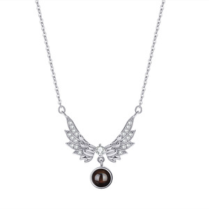 Collana con Proiezione Fotografica Personalizzata per Donne, Ciondolo Ali d'<span class=keywords><strong>Angelo</strong></span>, <span class=keywords><strong>Ti</strong></span> <span class=keywords><strong>Amo</strong></span> in 100 Lingue, Gioiello Commemorativo Personalizzato - Product Image 1