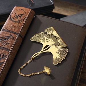 Marque-page créatif moderne en métal plaqué or, ajouré, en acier inoxydable, vente en gros, artisanat, logo et design personnalisables, cadeau personnalisable - Product Image 3