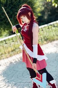 Pelucas sintéticas resistentes al calor Ainizi de 85 cm de largo, color rojo púrpura, pelucas de cosplay de Sakura Kyouko del anime japonés Madoka <span class=keywords><strong>Magica</strong></span> - Product Image 2