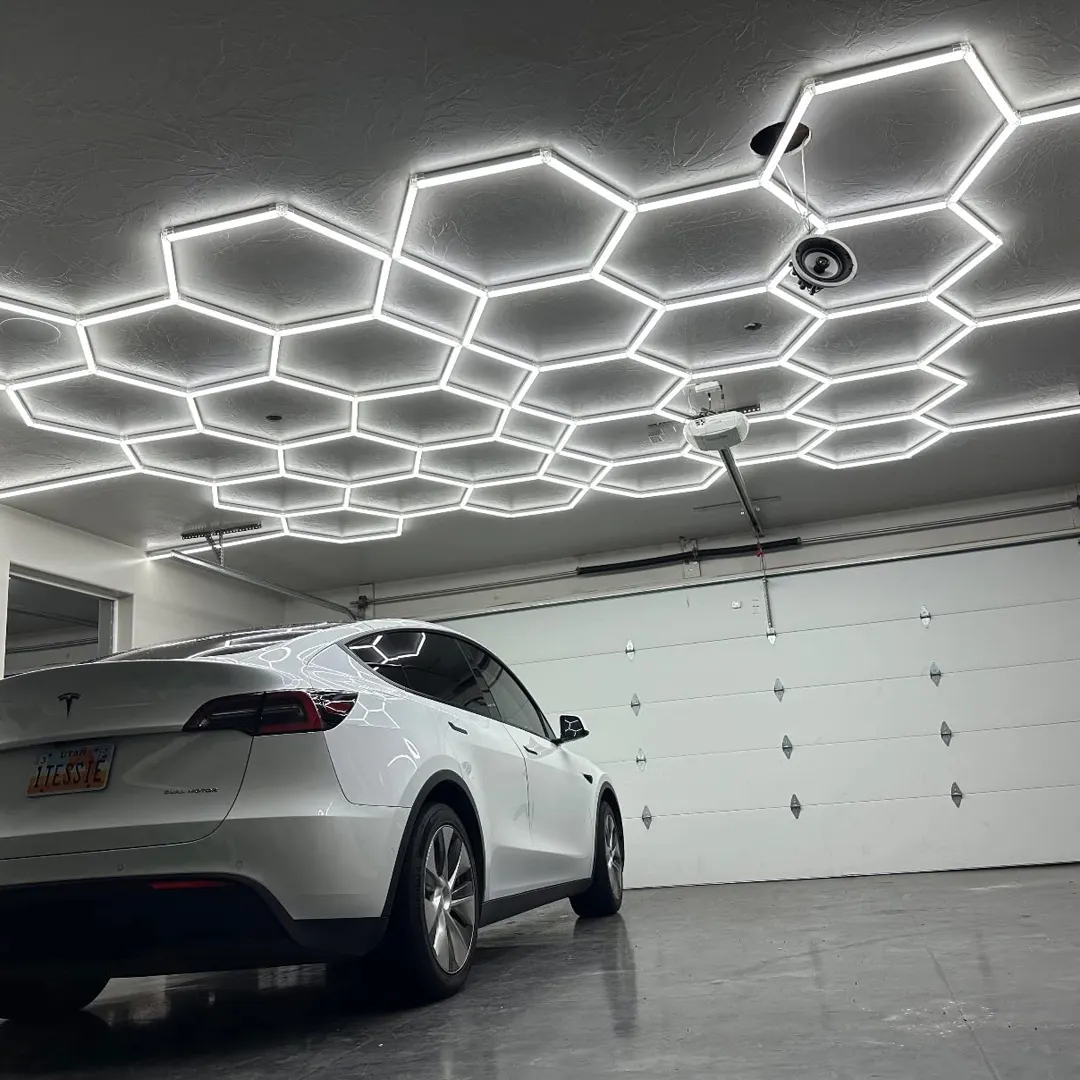 Panel de techo de ahorro de energía de luz de trabajo de nido de abeja hexagonal LED Diy para taller de automóviles y garaje