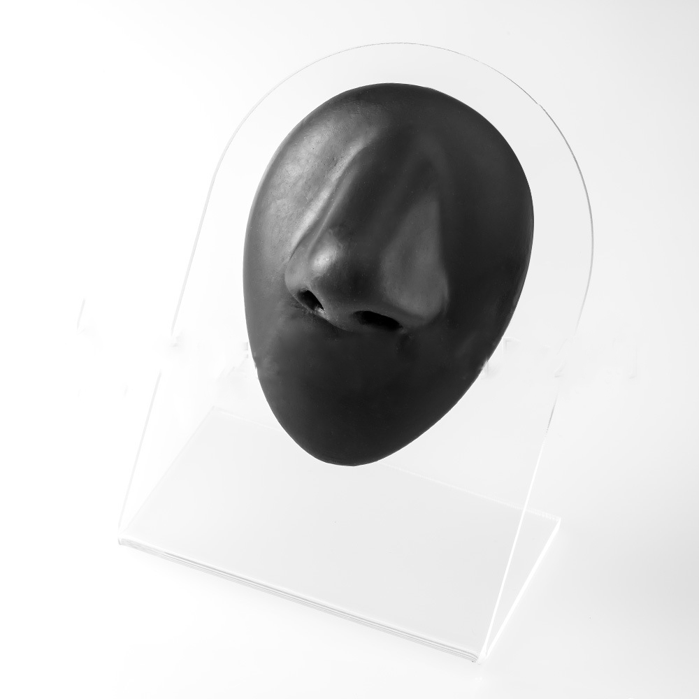 Black nose(with display stand)
