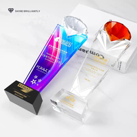 Fabricant PuJiang Design personnalisé Trophée de cristal de diamant Récompenses de compétition sportive Trophée souvenir de cristal d'entreprise personnalisé