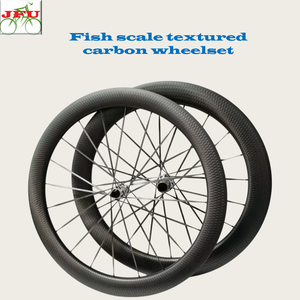 Juego de Ruedas de Fibra de Carbono Completo con Diseño de Escamas de Pescado Personalizado para Cervelo, Pinarello, Colnago, Canyon, Factor, Scott, Trek, Hecho en China - Product Image 3