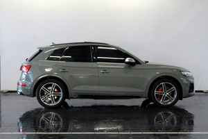 <span class=keywords><strong>Audi</strong></span> SQ5 3.0T V6 <span class=keywords><strong>Quattro</strong></span> 4WD Sport SUV d'occasion importée, 5 portes, 5 places, intérieur cuir, caméra de recul, toit ouvrant panoramique, voiture d'occasion - Product Image 3