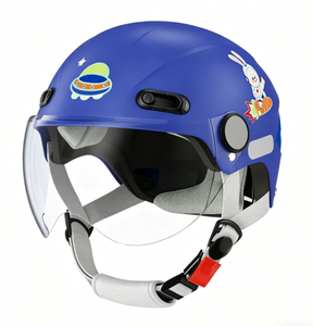 Casco de Seguridad Infantil en Promoción a Bajo Precio, Casco de Motocicleta Azul con Diseño de Cielo Estrellado para Niñas y Niños, Universal para las Cuatro Estaciones - Product Image 1