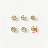 Perles entretoises en laiton émaillé motif marguerite, perles florales plaquées or avec pétales détaillés pour composants de bijoux DIY quotidiens et ludiques pour femmes