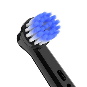 Cabezales de repuesto para cepillo de dientes eléctrico Oral-B compatibles con cerdas suaves SB-17A para adultos, blanco y negro, paquete de 4 - Product Image 1