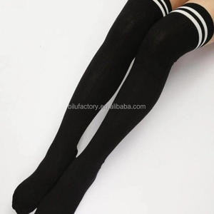 Chaussettes longues en coton tricoté pour femmes, au-dessus du genou, chaudes, pour l'automne, avec logo personnalisable sur le corps et le bord. - Product Image 5