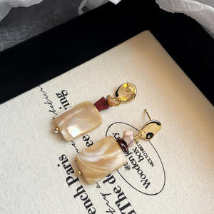 طقم مجوهرات نسائي فاخر بتصميم قلب من الزركون يتضمن قلادة وخاتم وأقراط وسوار - Product Image 5