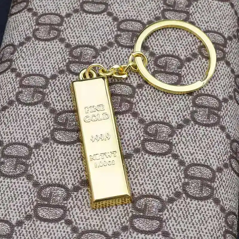 कस्टम लोगो लक्जरी चाबी का गुच्छा सामान थोक रिक्त चमकदार फैशन 3d Keyrings धातु Keychains के लिए बैग