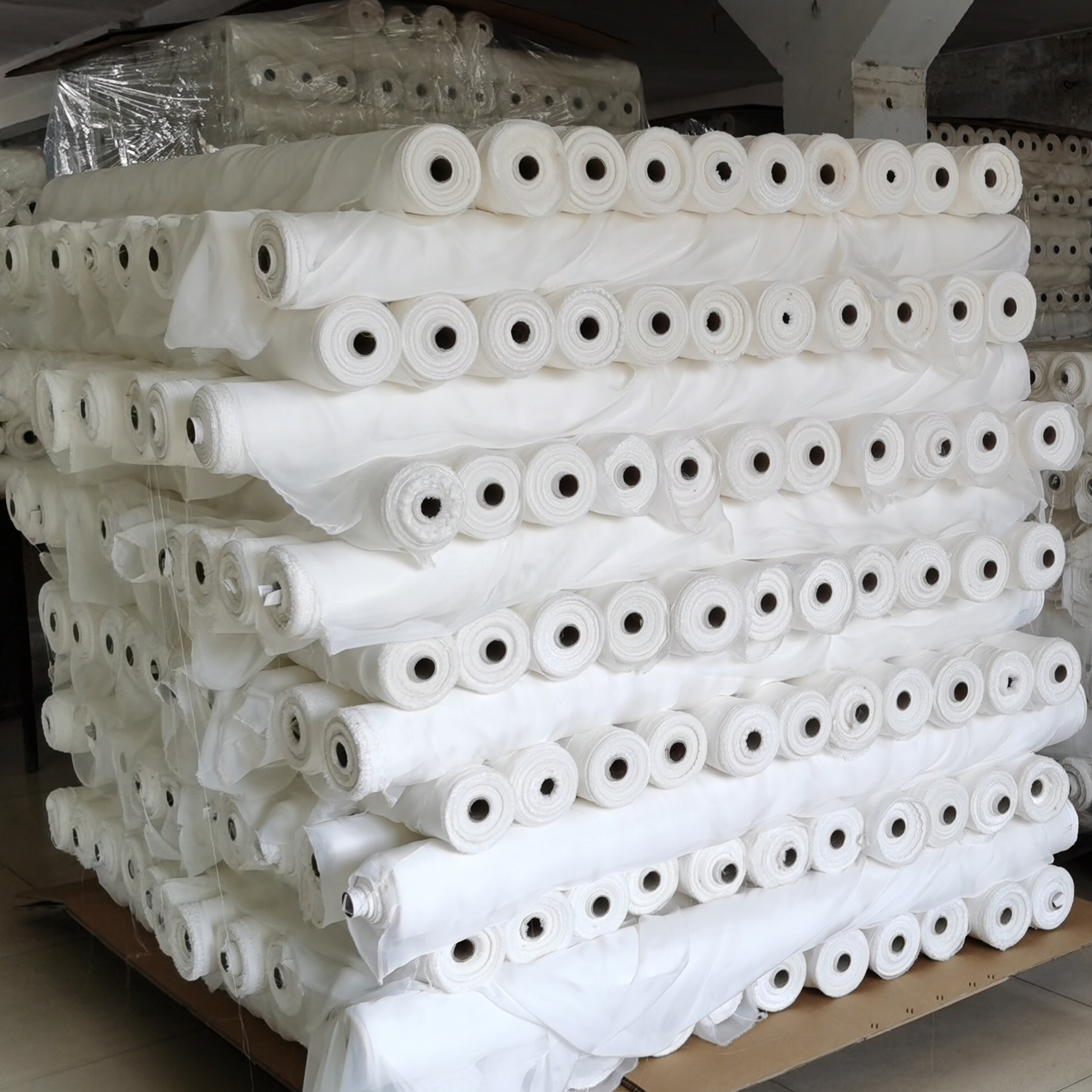 Цельношелковая вискозная шифоновая ткань белого цвета 25% Шелк 75% вискоза