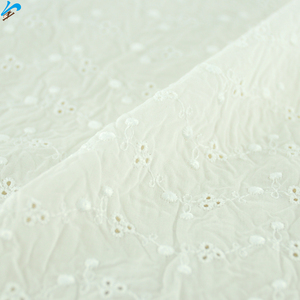 Chine Textile Usine Tissu 100% Coton Blanc Brodé <span class=keywords><strong>Suisse</strong></span> voile Oeillet Tissu Boucle Régulière Fleur Motifs Tissu pour Robe - Product Image 2