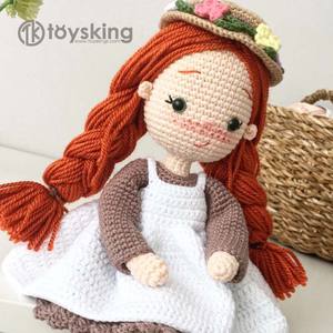 Adorable poupé<span class=keywords><strong>e</strong></span> au crochet inspiré<span class=keywords><strong>e</strong></span> d'<span class=keywords><strong>Anne</strong></span> Shirley, poupé<span class=keywords><strong>e</strong></span> de personnage tricoté<span class=keywords><strong>e</strong></span> à la main <span class=keywords><strong>avec</strong></span> une salopette pour la décoration de la chambre d'enfant et cadeau pour les fans - Product Image 2