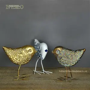 IVYDECO รูปปั้นนกเหล็กดัดสำหรับตกแต่ง,ทำจากโลหะตกแต่งบ้านลายนูนสไตล์คันทรีแบบสร้างสรรค์ของตกแต่งโต๊ะบ้านไร่