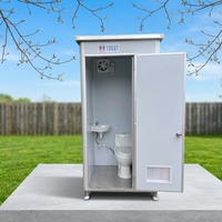 Toilettes publiques extérieures modernes portables avec structure en acier durable et panneau sandwich de douche, unité mobile préfabriquée