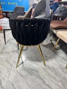 Chaise de salle à manger de luxe avec pieds dorés, accoudoirs rembourrés en velours tissé, base dorée et pieds en métal - Product Image 4