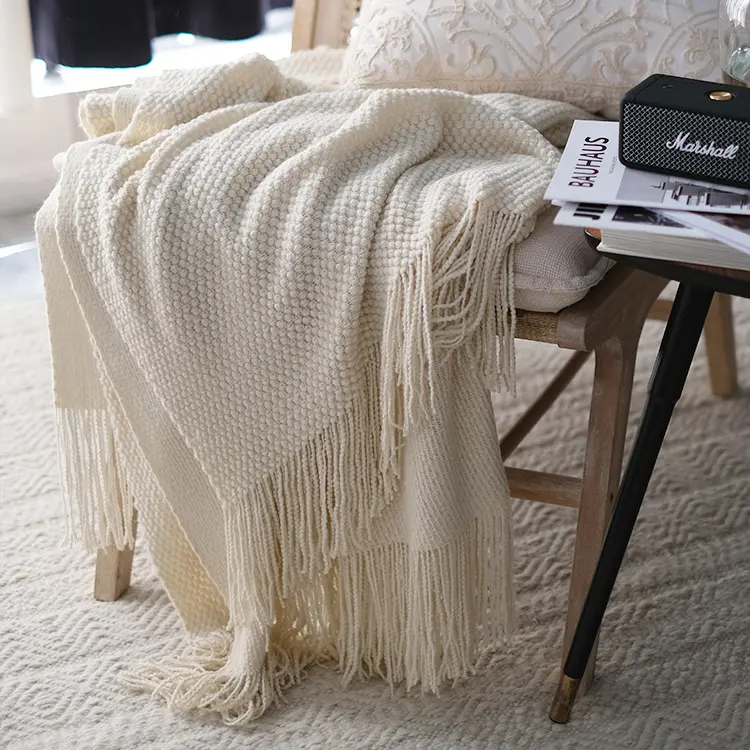Couverture de canapé-lit en chenille de luxe élégant et chic, technique tricotée à franges légère et confortable, taille personnalisée, chambre à coucher de style occidental