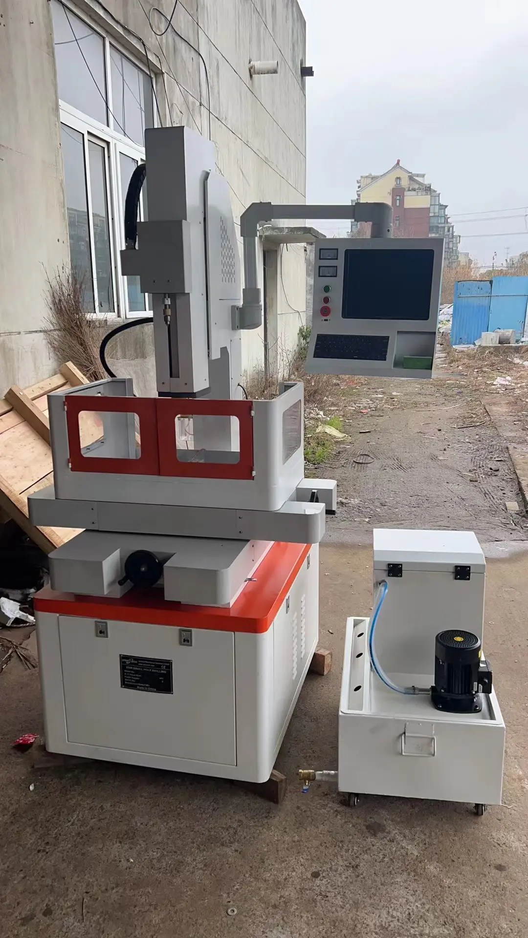 Ipresech mesin bor lubang super lubang kecil EDM CNC penuh XF3040 mesin pemotong