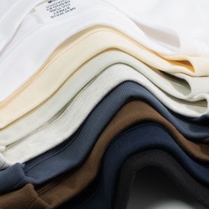 Fabricantes <span class=keywords><strong>de</strong></span> <span class=keywords><strong>ropa</strong></span>, camiseta informal <span class=keywords><strong>de</strong></span> manga corta <span class=keywords><strong>de</strong></span> 240 gramos <span class=keywords><strong>de</strong></span> moda novedad <span class=keywords><strong>de</strong></span> verano Unisex <span class=keywords><strong>de</strong></span> Color sólido minimalista personalizada - Product Image 4