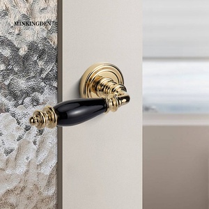 Poignée de <span class=keywords><strong>porte</strong></span> de maison en <span class=keywords><strong>porcelaine</strong></span> or PVD en <span class=keywords><strong>laiton</strong></span> massif avec serrure Style américain appartement intérieur chambre salle de bain poignée de <span class=keywords><strong>porte</strong></span> à levier - Product Image 4