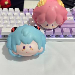 ของเล่นบีบปู สีฟ้าและสีชมพู ตัวละครคลายเครียด ของเล่นตั้งโต๊ะสำหรับเด็กอายุ 8-13 ปี สำหรับเด็กทั้งชายและหญิง - Product Image 3
